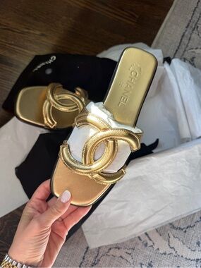 CHANEL Metallic Gold Leather CC Logo Slide Sandals